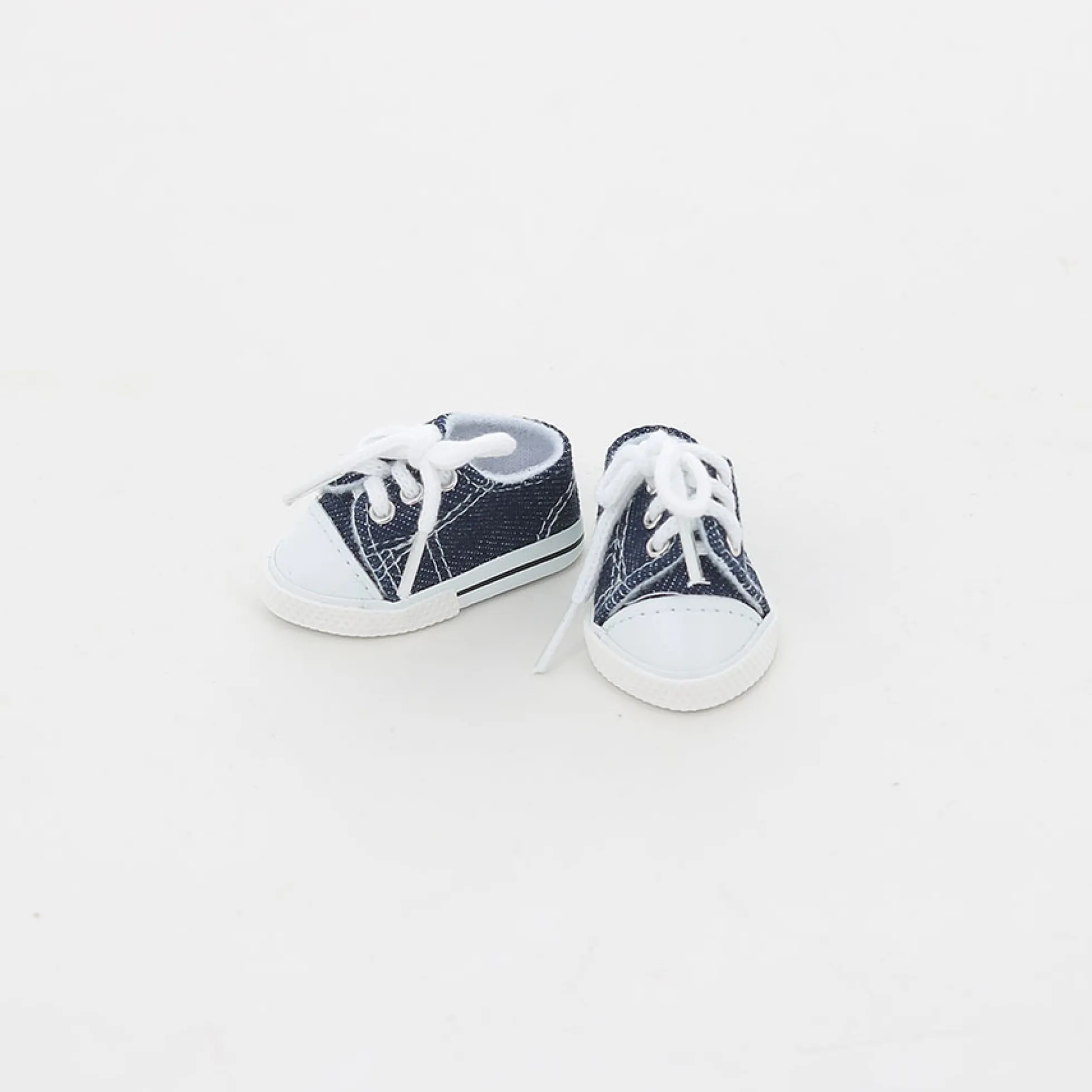 Chaussures de sport toile taille 28 et 35 cm